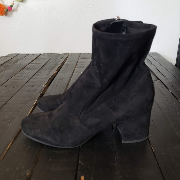 Unisa Black Unkianna Mid Calf Faux Suede Bootie Women's 8 Stretch Block Heel - Picture 1 of 8